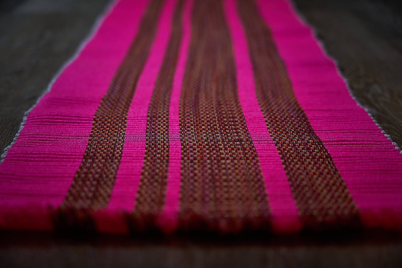 Bounty Kitchenware: Pink Table Runner