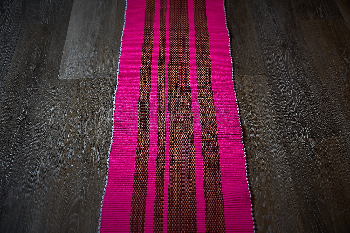 Bounty Kitchenware: Pink Table Runner